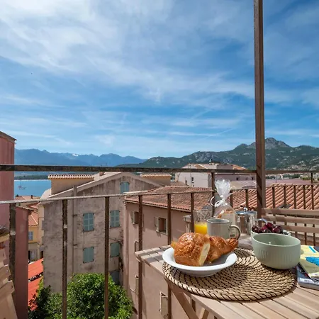 Lume Vue Au Coeur A Deux Pas Port Citadelle